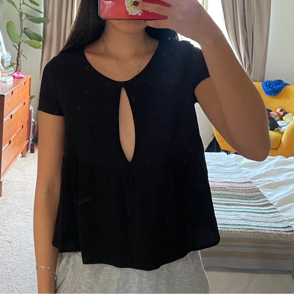 Tiered Black Keyhole Flowy Top